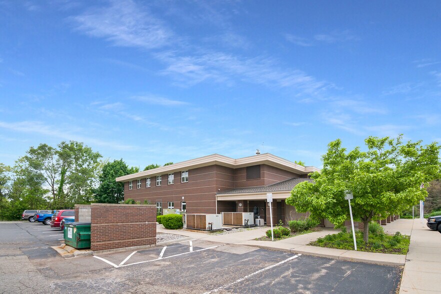 More Photos Of 7953 Adobe Rd, Kalamazoo Office For Sale