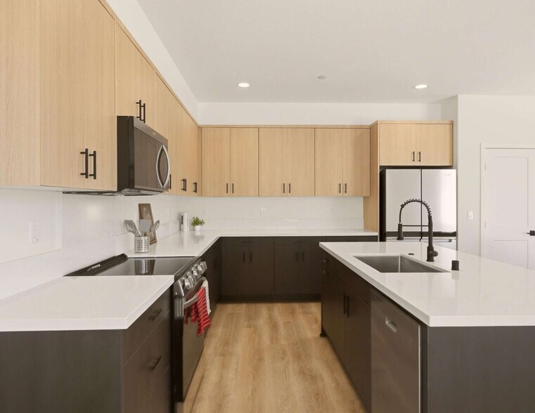 More Photos Of 5824 Persepolis Ct, Riverside Multifamily For Sale