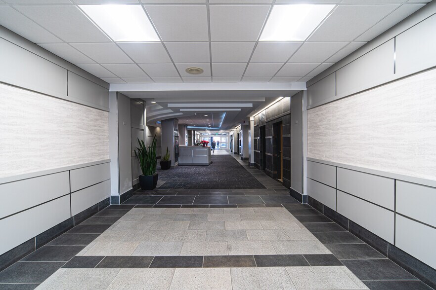 More Photos Of 23077 Greenfield Rd, Southfield Medical For Lease