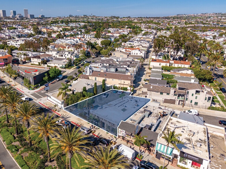 More Photos Of 3222 E Coast Hwy, Corona Del Mar General Retail For Lease