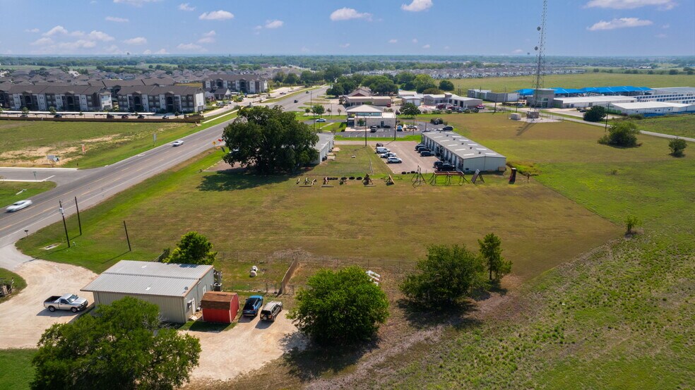 More Photos Of 2000 W San Antonio St, Lockhart Land For Sale