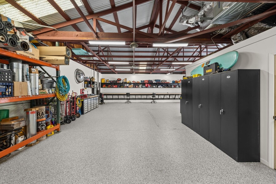 More Photos Of 133 Sunnyway Dr, Ventura Warehouse For Lease