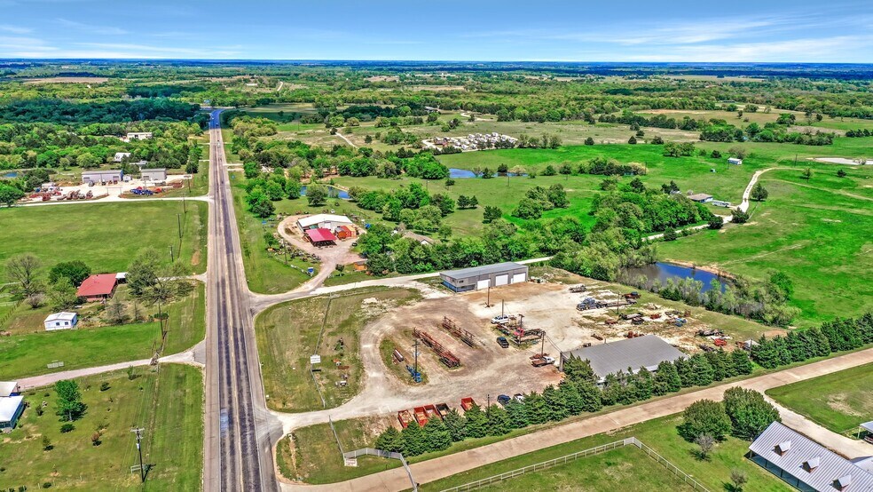 More Photos Of 23350 US Highway 377, Whitesboro Flex For Sale