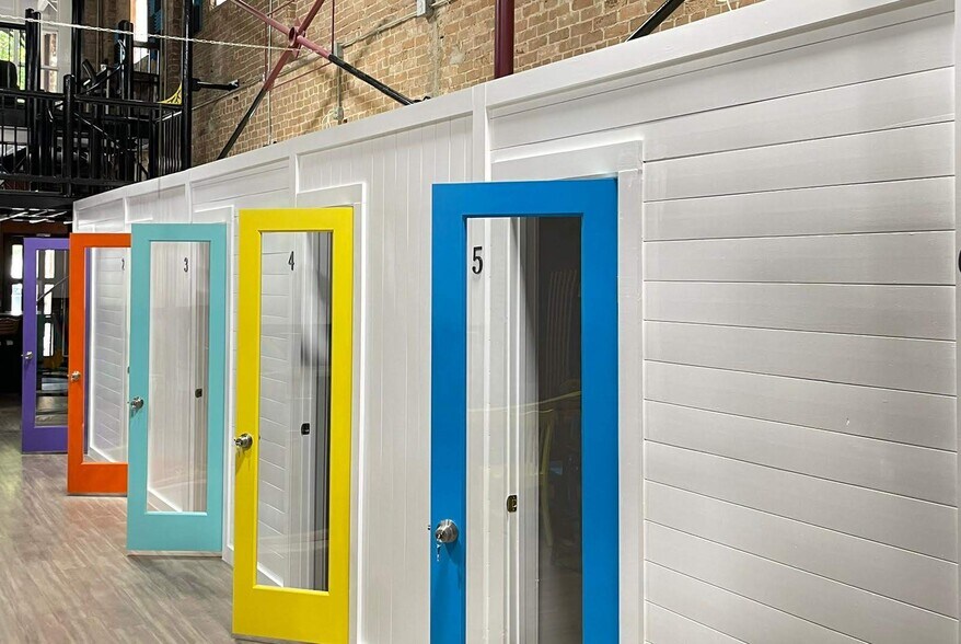 More Photos Of 204 S Austin St, Seguin Restaurant For Sale