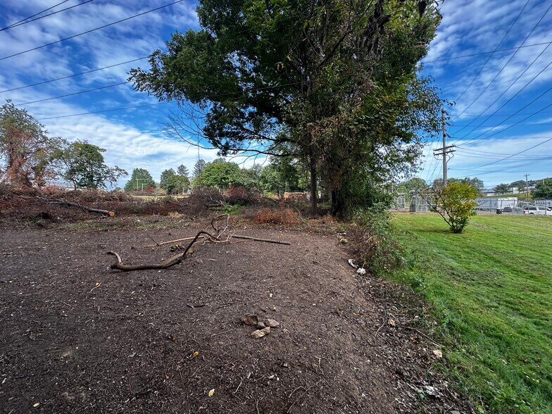 More Photos Of 651 Lincoln St, Oxford Land For Sale