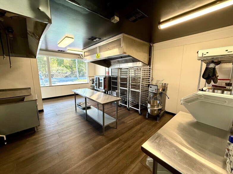 More Photos Of 105 S Water St, Nixa Restaurant For Sale