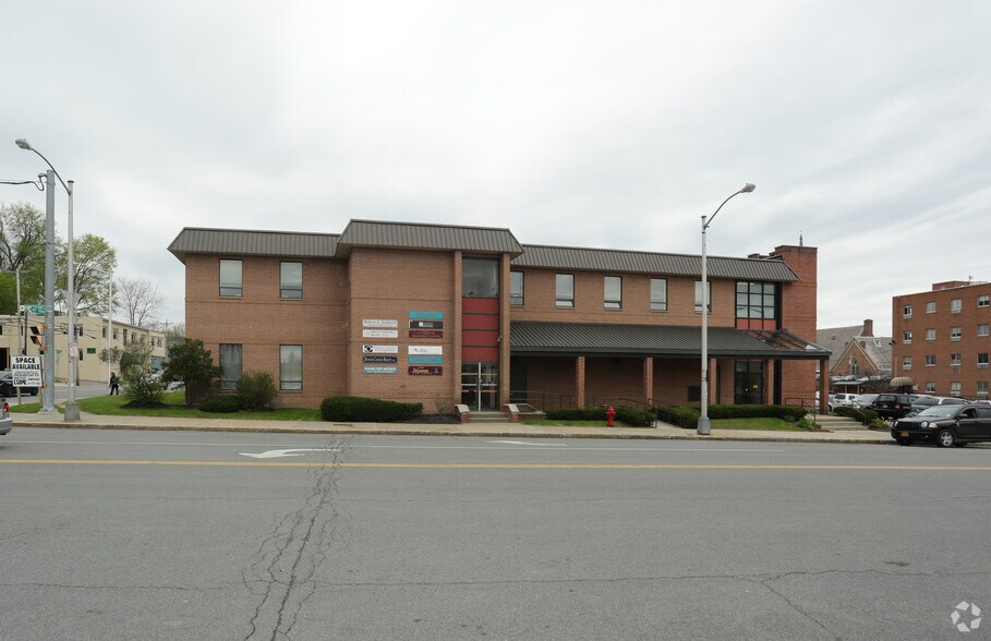 More Photos Of 670 Franklin St, Schenectady Office For Lease