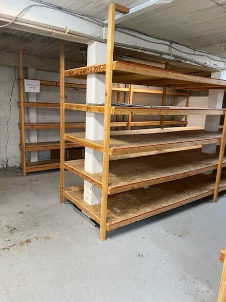 More Photos Of 528 NW 11th Ave, Portland Storefront For Lease