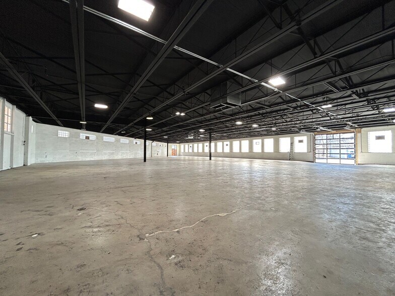 More Photos Of 3449-3469 N Elston Ave, Chicago Warehouse For Lease