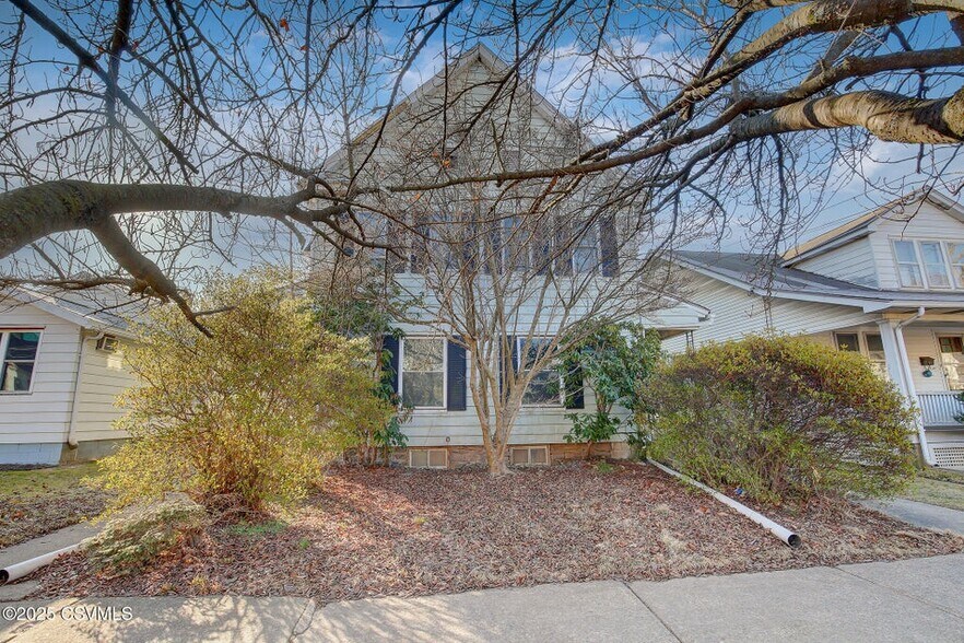 More Photos Of 606 W Main St, Bloomsburg Flex For Sale