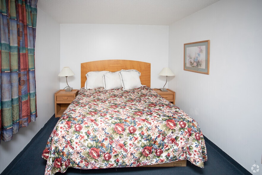 More Photos Of 9966 N State Road 27, Hayward Hotel For Sale