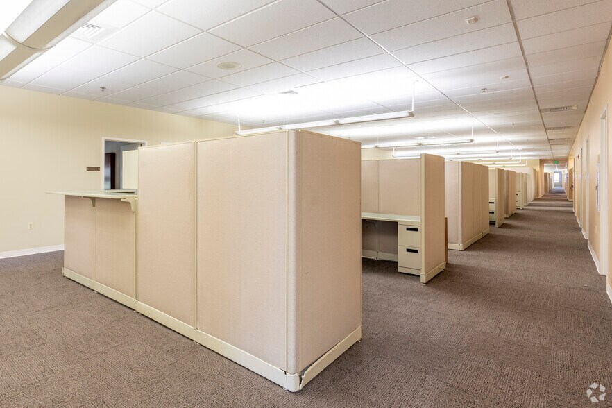 More Photos Of 920 Ridgebrook Rd, Sparks Office For Sale
