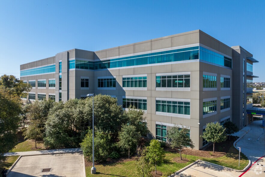 More Photos Of 19122 N US Highway 281, San Antonio Office For Lease