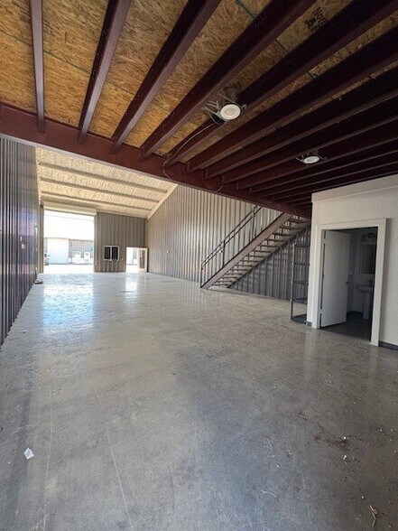 More Photos Of 320 N Ridge Rd, Marble Falls Unknown For Lease