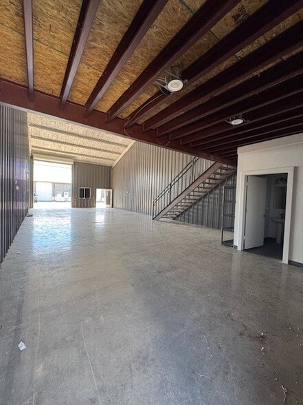More Photos Of 320 N Ridge Rd, Marble Falls Unknown For Lease