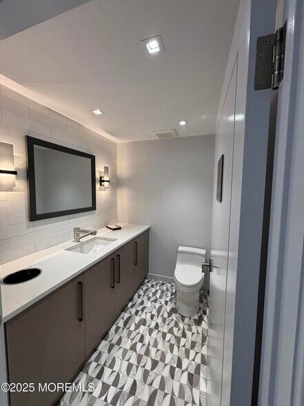 More Photos Of 519 Washington Blvd, Sea Girt Storefront Retail Office For Lease