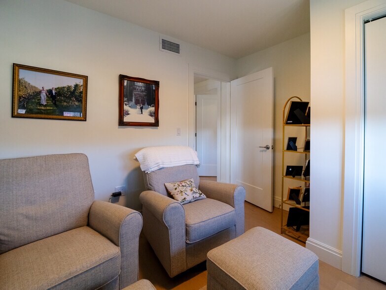 More Photos Of 100 Northampton St, Easton Apartments For Sale