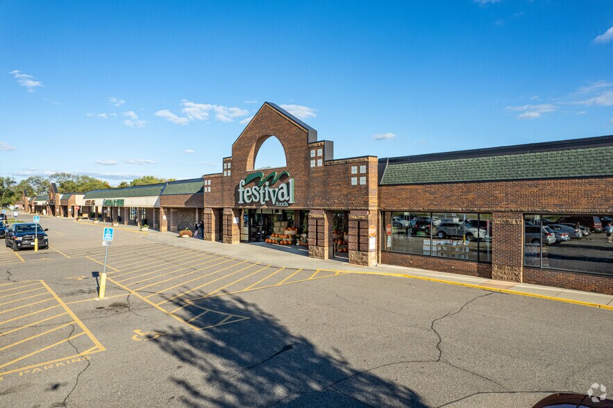 More Photos Of 9141-9175 S Highway Dr, Circle Pines Storefront For Lease