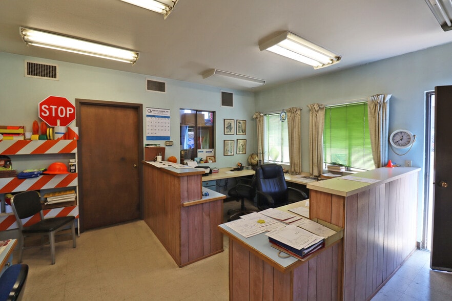 More Photos Of 60 Grimes St, Eugene Manufacturing For Sale