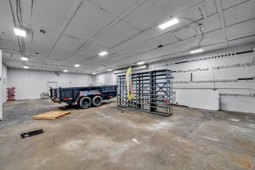 More Photos Of 494 GA Highway 247 S, Bonaire Freestanding For Lease