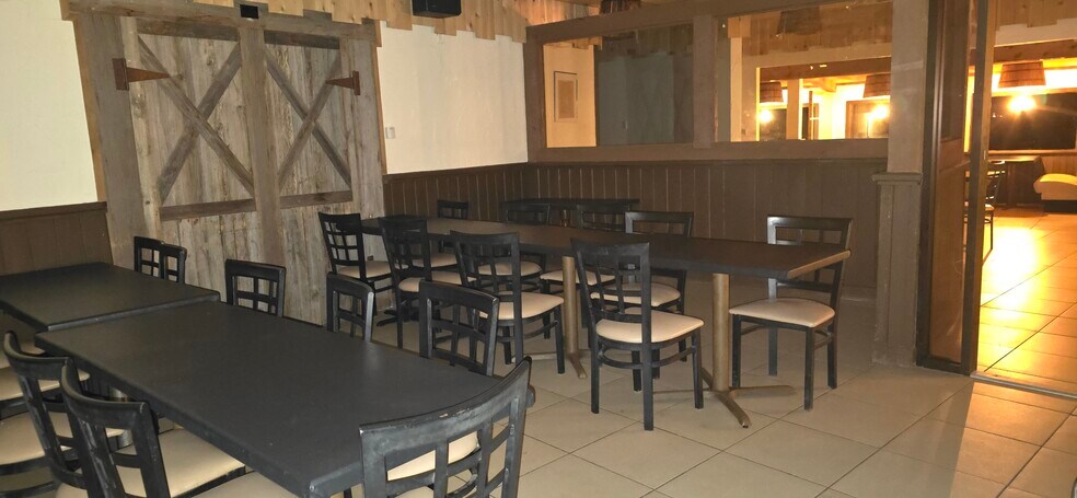 More Photos Of 1401 Texas 16, Graham Restaurant For Sale