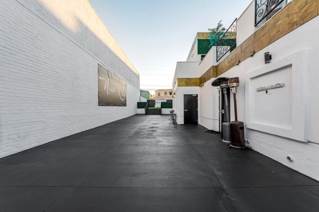 More Photos Of 4225 Crenshaw Blvd, Los Angeles Bar For Lease