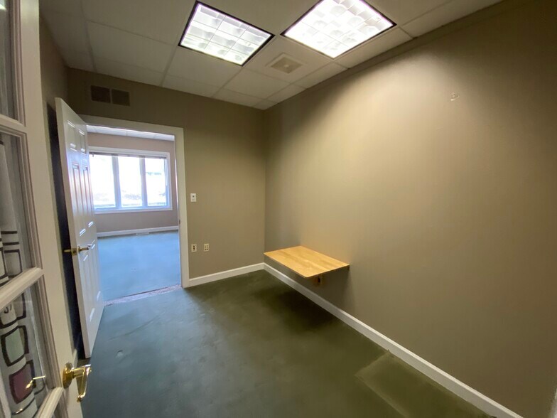 More Photos Of 131-137 Keveling Dr, Saline Medical For Sale