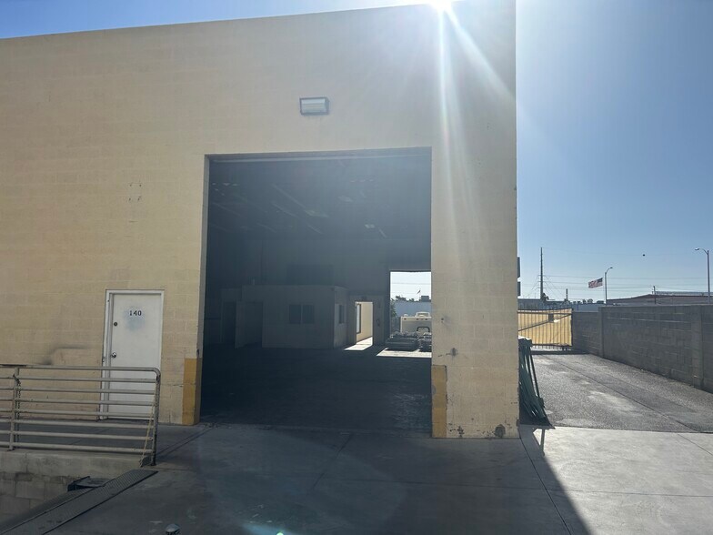 More Photos Of 5611-5617 S Valley View Blvd, Las Vegas Distribution For Lease