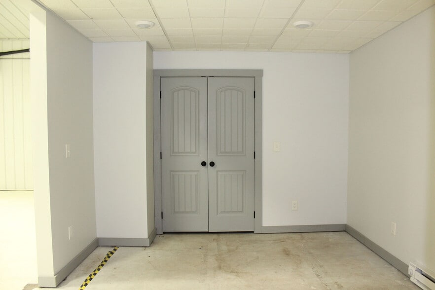 More Photos Of 331 4th Ave S, Sartell Warehouse For Lease