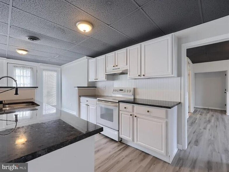 More Photos Of 936-940 Lititz Pike, Lititz Flex For Sale