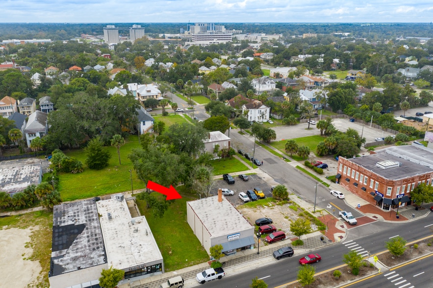 More Photos Of 1642 N Main St, Jacksonville General Retail For Sale