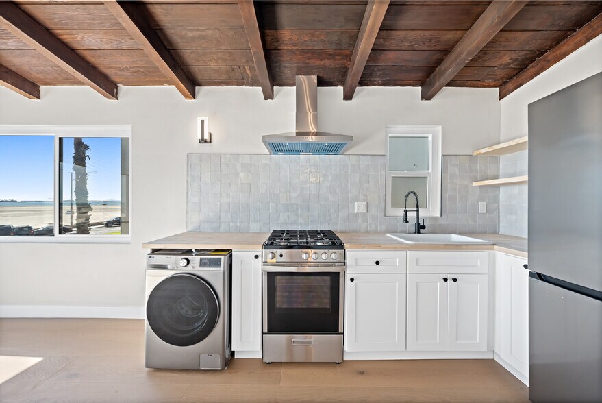 More Photos Of 5339 E Ocean Blvd, Long Beach Apartments For Sale