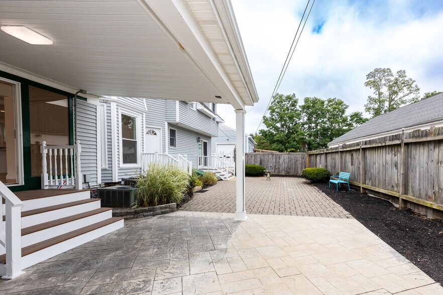 More Photos Of 280 Washington St, North Easton Flex For Sale