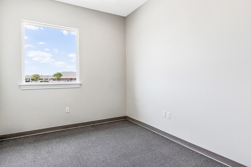 More Photos Of 7469 Pennsylvania Dr, Amarillo Office For Lease