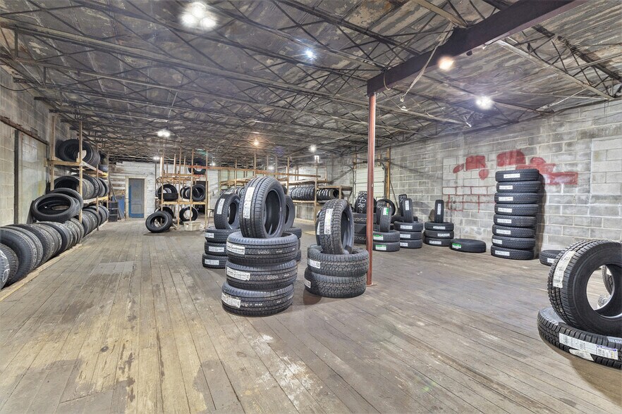 More Photos Of G4112 S Dort Hwy, Burton Auto Repair For Sale