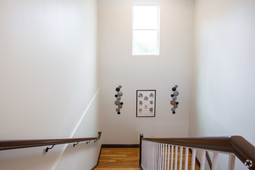 More Photos Of 1 Westinghouse Plz, Hyde Park Office For Lease