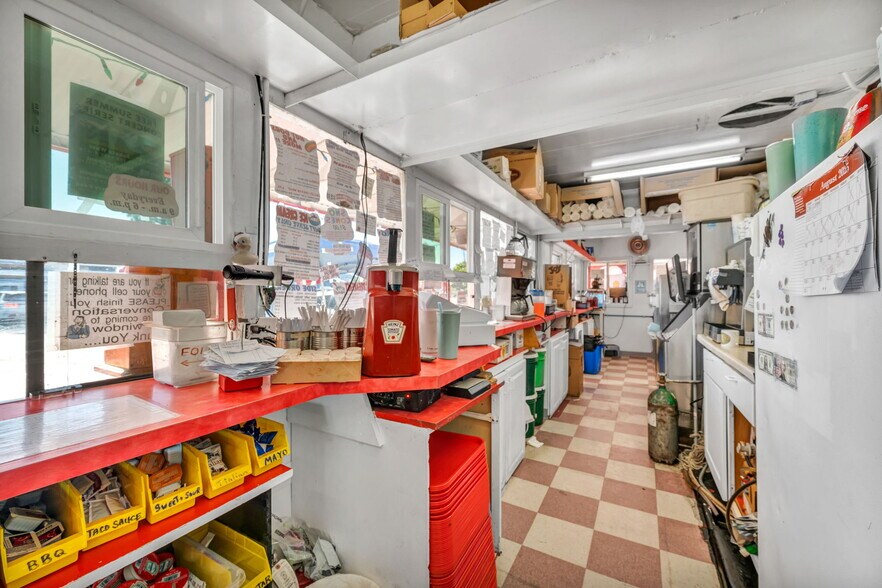 More Photos Of 198 Main St, Bridgeport Restaurant For Sale