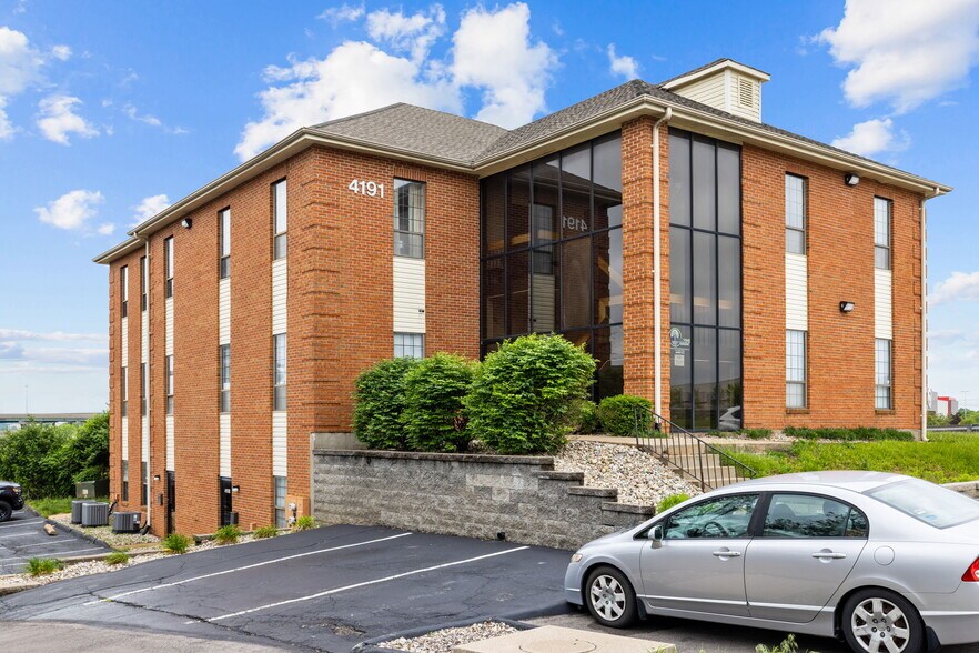 More Photos Of 4171-4193 Crescent Dr, Saint Louis Medical For Sale