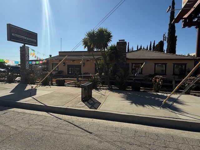 More Photos Of 1964 W Foothill Blvd, Upland Restaurant For Lease
