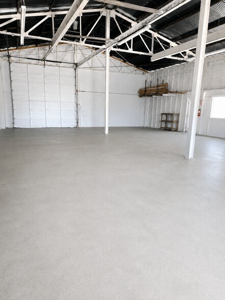 More Photos Of 3728 Airport Hwy, Birmingham Industrial For Lease