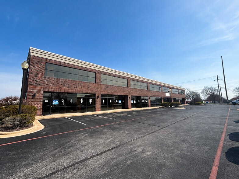Primary Photo Of 1515-1527 E Lark St, Springfield Office For Sale