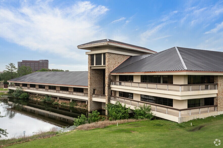 More Photos Of 420 Decker Dr, Irving Office For Lease