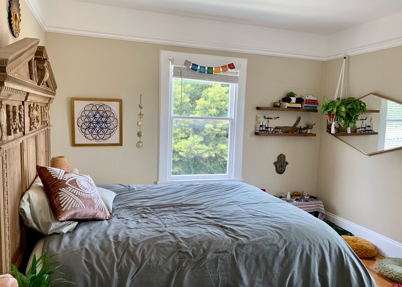 More Photos Of 435 Vernon St, Oakland Specialty For Sale