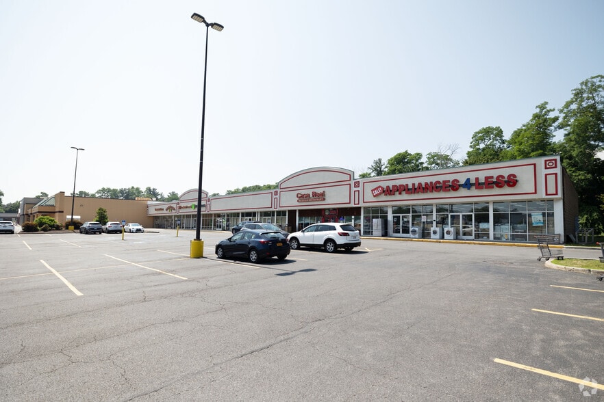 More Photos Of 1400-1450 Altamont Ave, Schenectady Storefront For Lease