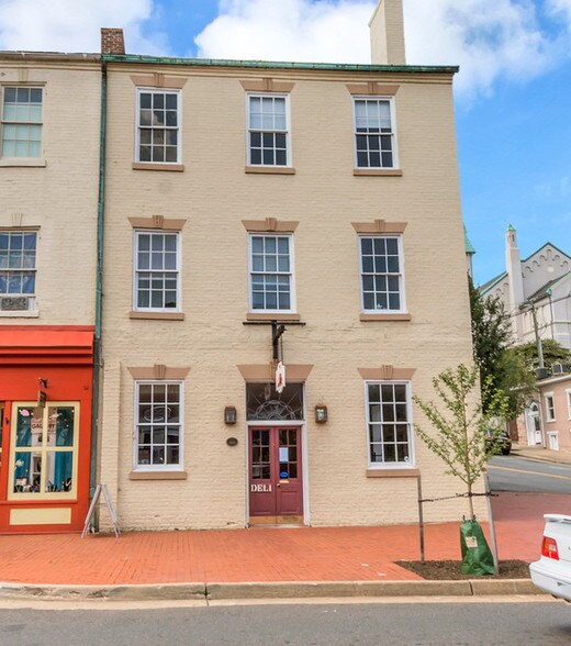 More Photos Of 826 Caroline St, Fredericksburg Storefront Retail Office For Lease