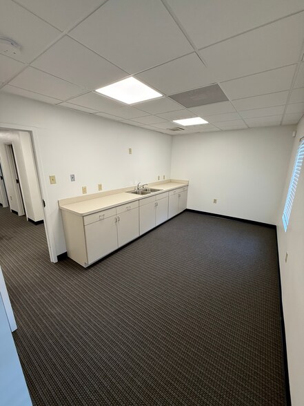 More Photos Of 276 Medical Way, Riverdale Medical For Sale