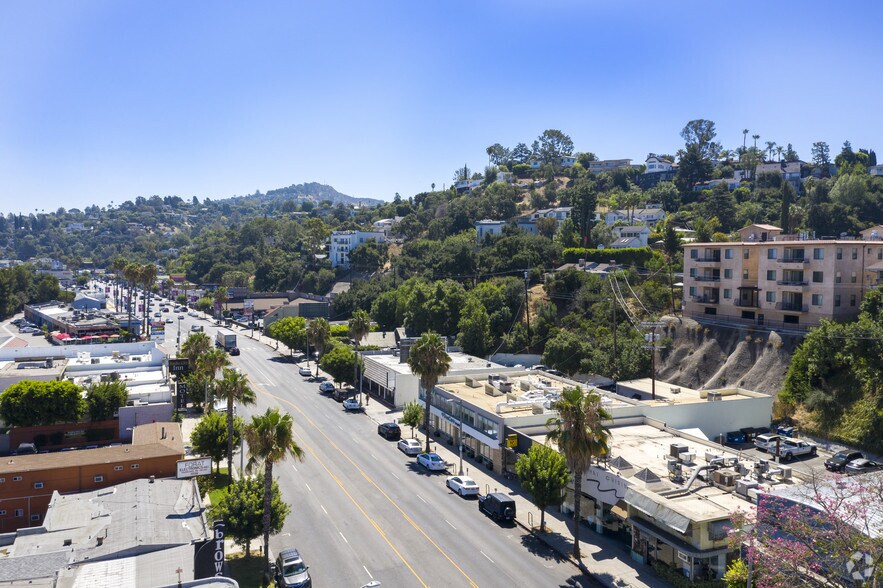 More Photos Of 11748 Ventura Blvd, Studio City General Retail For Sale