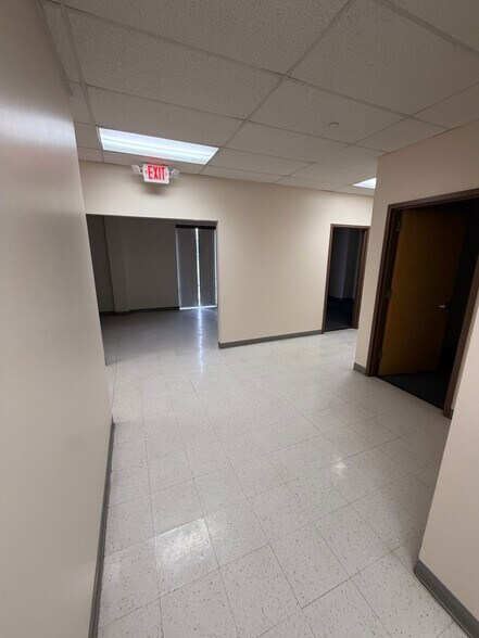 More Photos Of 10920 Pump House Rd, Jessup Warehouse For Lease