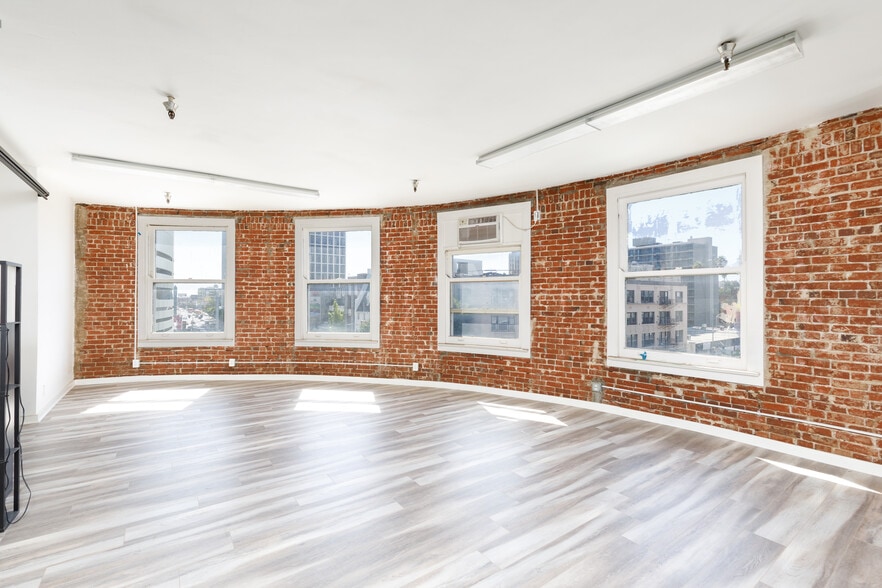 More Photos Of 3923 W 6th St, Los Angeles Office For Lease