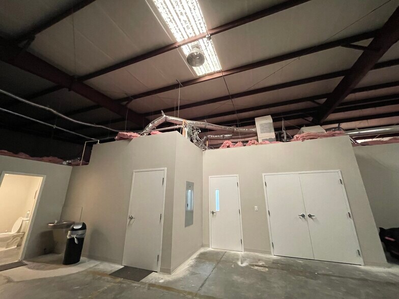 More Photos Of 4680 Lake Industrial Blvd, Tavares Warehouse For Sale